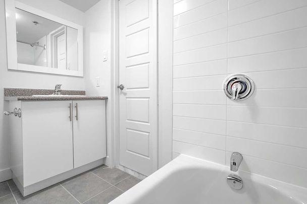 5740 Cavendish Boulevard, Côte Saint-Luc, QC - Photo 1