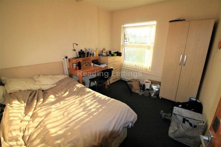 4 bedroom flat to rent - Photo 4