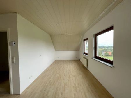 MANNELLA *Frisch renovierte 3-Zimmer Dachgeschosswohnung mit herrlichem Ausblick - Zentral, ruhig, idyllisch* - Foto 3