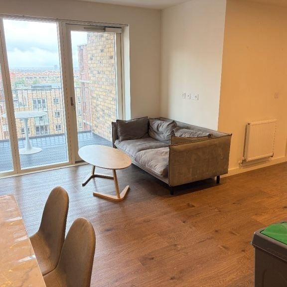 2 Bed Flat, Very Near Mary Neuner Road Area, N8 - Photo 1