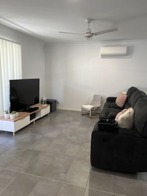 MODERN TOWN HOUSES AVAILABLE 14/02/2026 - Photo 1