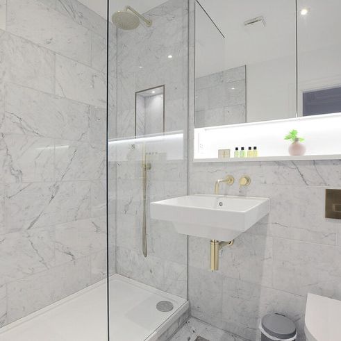 Queen's Gate - Photo 1