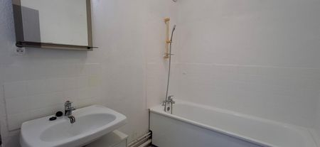 Location Appartement 2 pièces 54m² STE FOY LES LYON 69110 - Photo 5