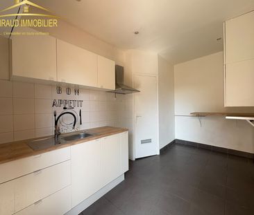 Location Appartement 3 pièces 54m² CHARLIEU 42190 - Photo 4