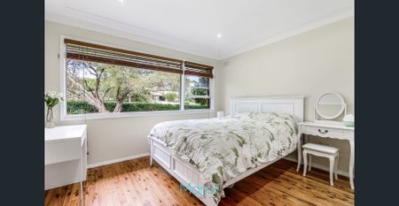 Charming 3-Bedroom Family Home in Ultra-Convenient Location - Photo 2