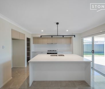 142 Averys Lane, Heddon Greta NSW 2321 - House For Rent | Domain - Photo 1