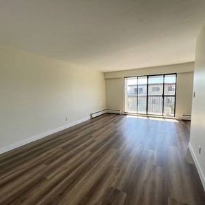 Newly Renovated 2nd Floor Apartment White Rock - Photo 2