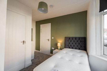 4 bedroom terraced house to rent - Photo 2