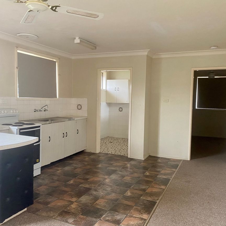 WEST TAMWORTH - Private One Bedroom Unit - Photo 1