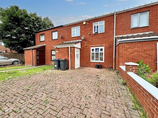 1 bedroom in a house share to rent - Photo 1