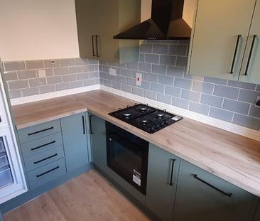 2 bedroom semi-detached house to rent - Photo 6