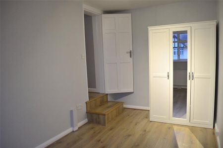 4 bedroom semi-detached house to rent - Photo 3