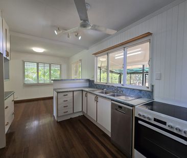 12 Walsh Street, Edge Hill QLD 4870 - House For Rent | Domain - Photo 5