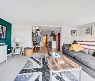 3 bedroom detached house to rent - Photo 2