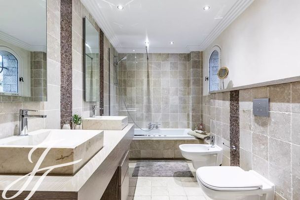 Maison à louer Mougins, Cote d'Azur, France9 000 EUR / Mois - Photo 1