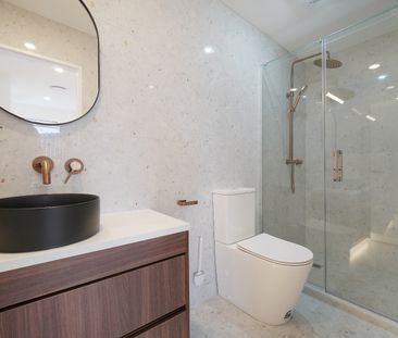 Designer 5 Bedroom Home Hillsborough - Photo 4