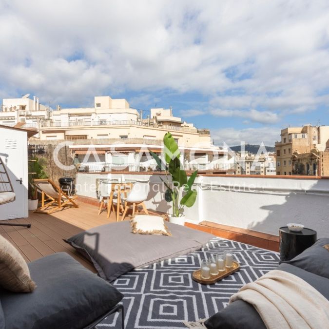 BRIGHT PENTHOUSE WITH PRIVATE TERRACE IN EIXAMPLE - Photo 1