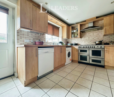 4 bedroom terraced house to rent - Photo 5
