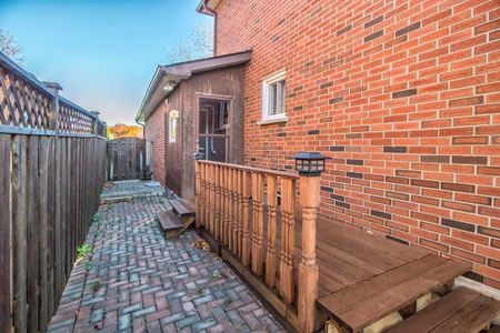 For Lease - 2667 Wynten Way, Oakville, Ontario - Photo 2