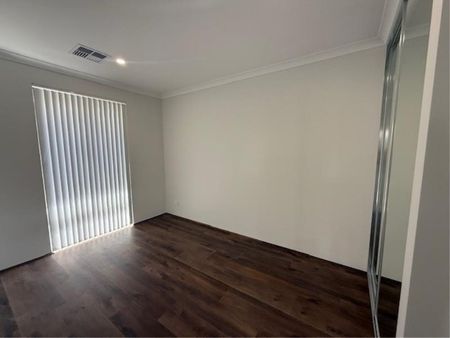 26 Gumblossom Ave, Piara Waters - Photo 2