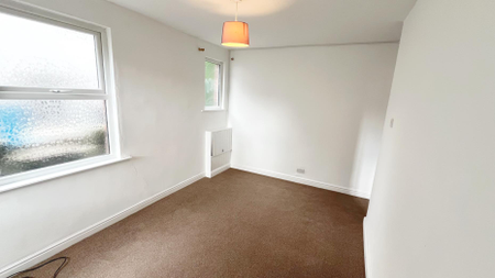 Caer Road, Oswestry - Photo 3