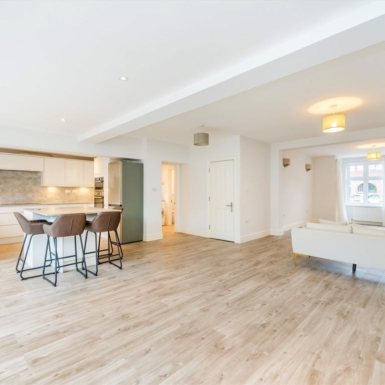 Chelwood Gardens, TW9 4JQ, Kew - Photo 1