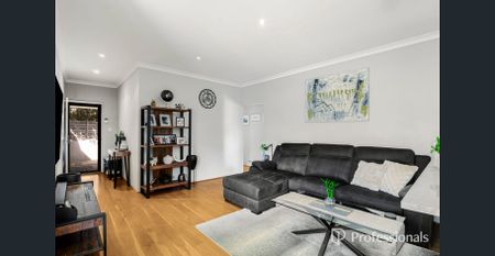 Light, Bright & Low Maintenance Villa - Perfectly Located! - Photo 2