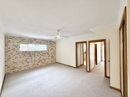 208 Parkway Avenue, Hamilton South - Photo 3