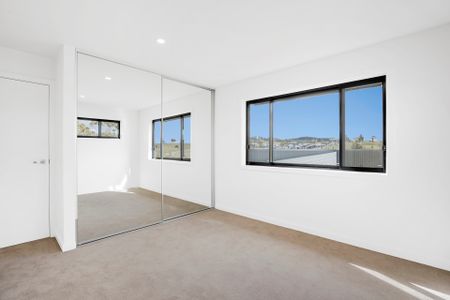 12/35 Bon Scott Crescent, Moncrieff ACT 2914 - Townhouse For Rent | Domain - Photo 2