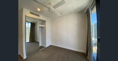 2 BED APARTMENT ON LEVEL 19 WITH CITY/RIVER VIEW - Photo 3