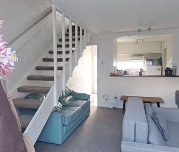 Spacious living area! - Photo 5