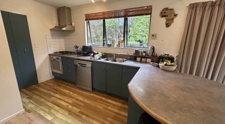 Large Family home for rent - $850 per week - Photo 4