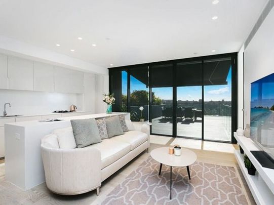 Experience Luxury Living with Views Over the Central Park Precinct - Photo 1