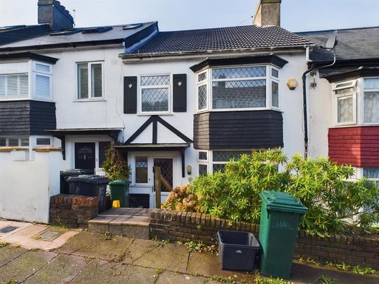 4 bedroom terraced house to rent - Photo 1