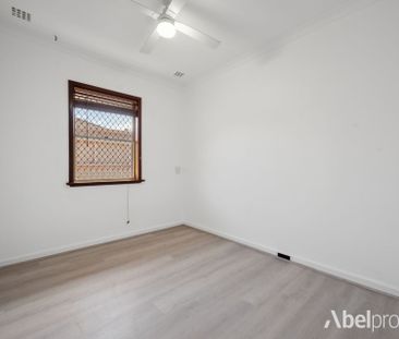 Refurbished 5x2 Bedroom house in Cloverdale - Photo 6