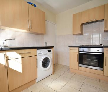 Ethorpe Crescent, Gerrards Cross, Buckinghamshire,SL9 - Photo 2