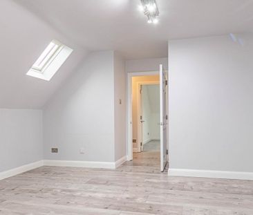 2 bed Flat for rent - Photo 2