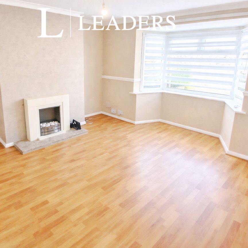 3 bedroom house to rent The Circle, Mansfield Woodhouse, Mansfield, Nottinghamshire, NG19 - Photo 1