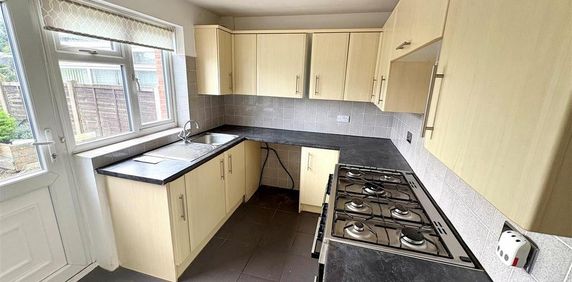 2 bedroom terraced house to rent - Photo 2