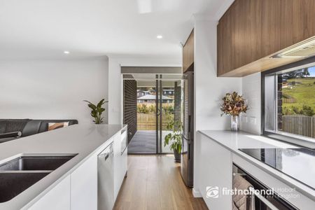 Looking for a modern, stylish home? - Photo 3