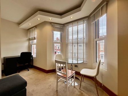 2 bedroom apartment to rent - Photo 3