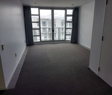 Single level sunny apartment - Photo 4