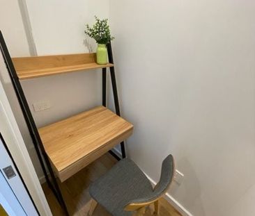 FULLY FURNISHED 2 bedroom Paddington apartment - Photo 5