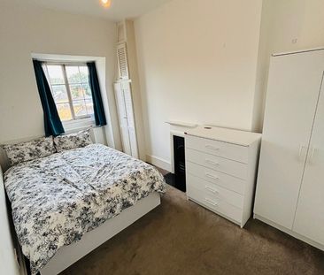 Room in a Shared Flat, Lewisham, SE13 - Photo 4