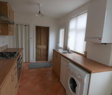 2 bedroom semi-detached house to rent - Photo 2