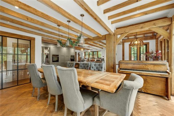 4 bedroom detached house to rent - Photo 1