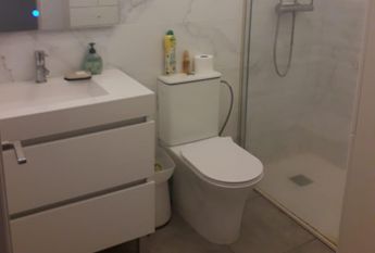 Quarto para arrendar a pessoa genero feminino em Alges