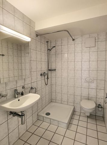 Luminous 4.5 room apartment on the 4th floor, with nice view - Photo 3