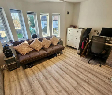 3 bedroom flat to rent - Photo 2