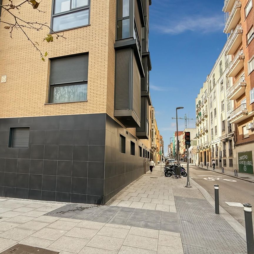 Piso de alquiler en Calle de la Infanta Mercedes, Cuatro Caminos - Azca - Photo 1